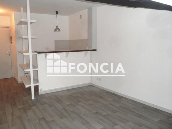 Location Appartement 2 pièces 29.11 m² - 30 RUE DE REGRATTERIE Poitiers 86000