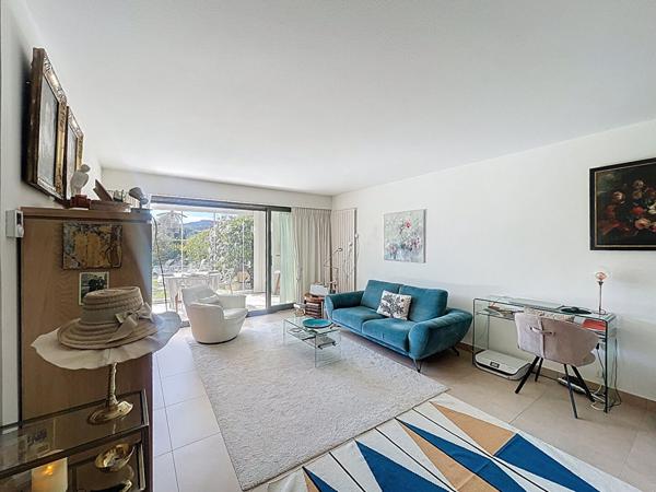 Appartement 2 pièces en rez-de-jardin à vendre à Antibes