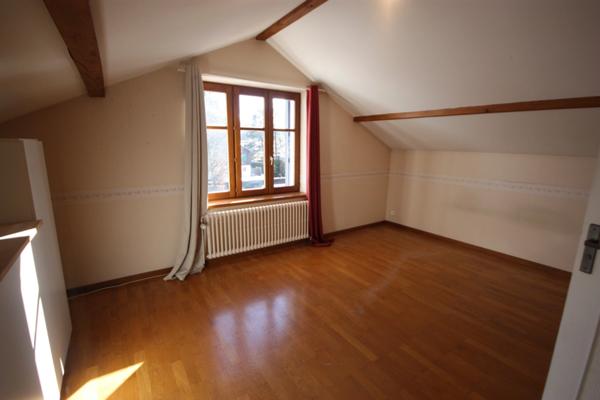 Maison à vendre 5 pièces de 116 m² sur terrain de 365 m² clos à HAUTEVILLE LOMPNES (01)