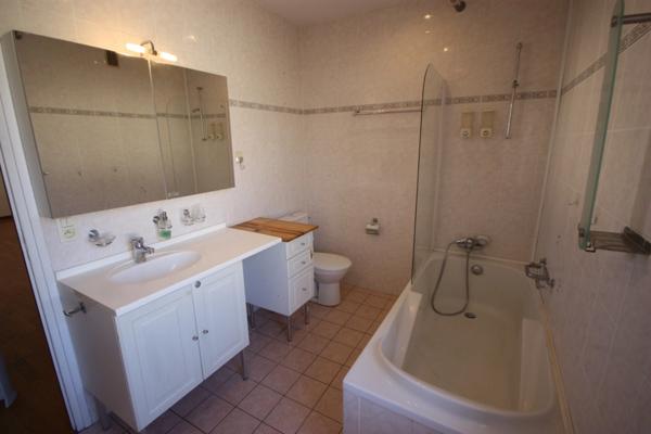 Maison à vendre 5 pièces de 116 m² sur terrain de 365 m² clos à HAUTEVILLE LOMPNES (01)