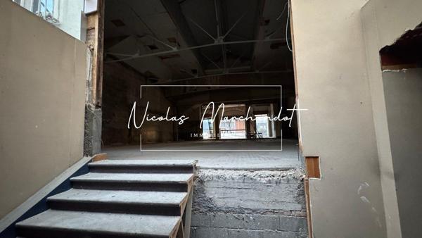 Murs commerciaux- plateau brut