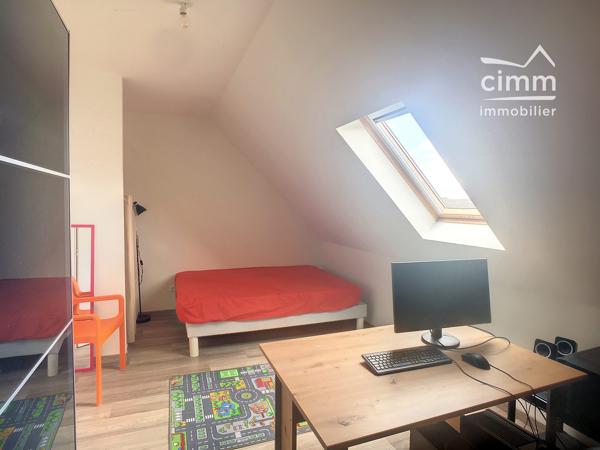 Maison récente située dans une zone pavillonnaire prés de Amilly stade.