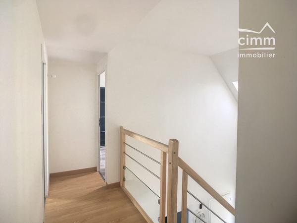 Maison récente située dans une zone pavillonnaire prés de Amilly stade.