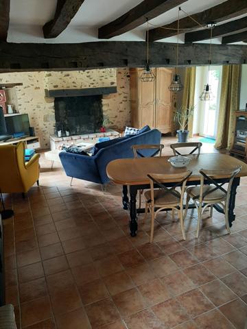 Longère restaurée sur 2000m2 de terrain