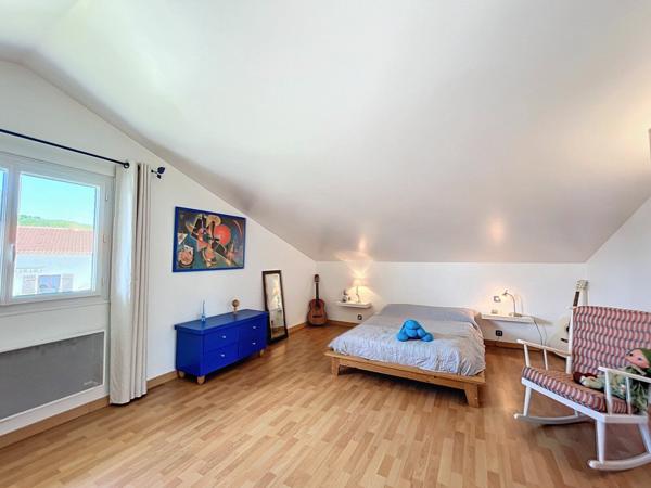 Maison à vendre    8 pièces • 207 m2 Bidart