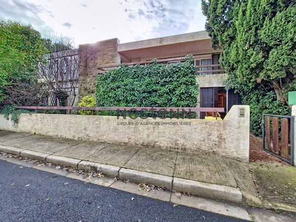 Maison Lunel 8 pièce(s) 255 m2