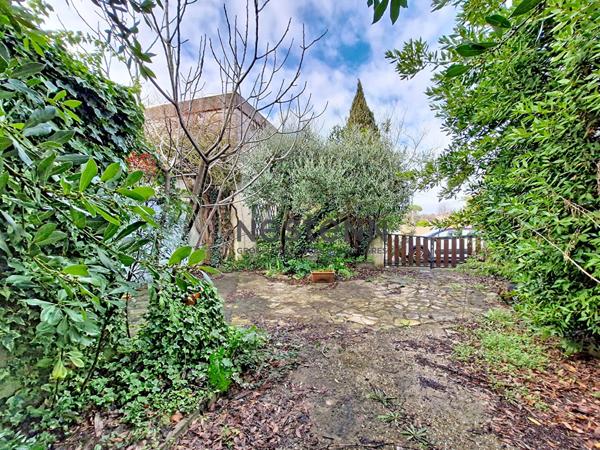 Maison Lunel 8 pièce(s) 255 m2