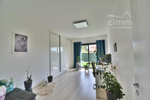 À la vente, une magnifique villa d'exception, proche de thuir, dans les Pyrénées-Orientales.