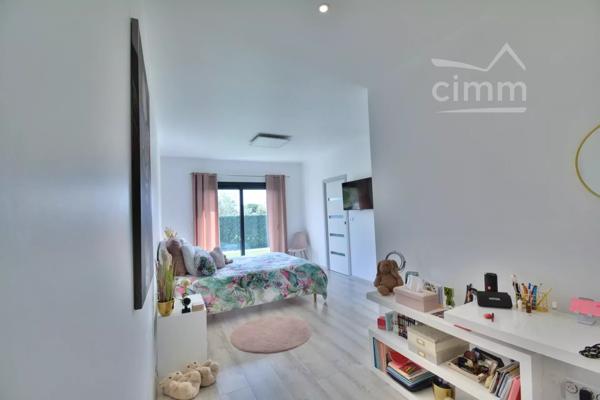 À la vente, une magnifique villa d'exception, proche de thuir, dans les Pyrénées-Orientales.