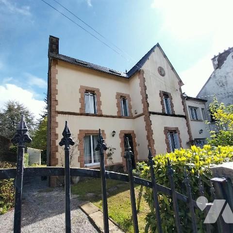 Bien immobilier avec parc clos pour résidence principale ou parfait pour maison d'hôtes