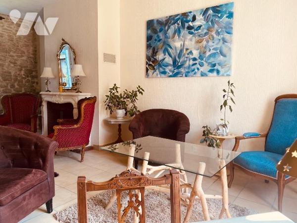 Bien immobilier avec parc clos pour résidence principale ou parfait pour maison d'hôtes