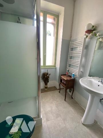 Bien immobilier avec parc clos pour résidence principale ou parfait pour maison d'hôtes