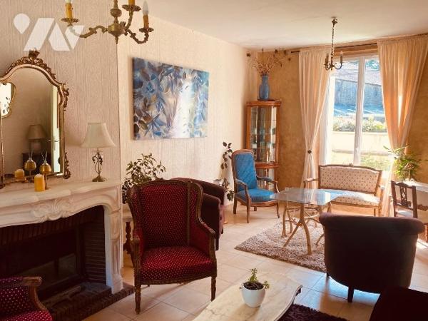 Bien immobilier avec parc clos pour résidence principale ou parfait pour maison d'hôtes