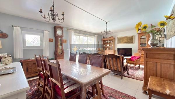 Vente                                                      Appartement
                        
                     4 pièces                      94 m2                     à Saint-Raphaël
