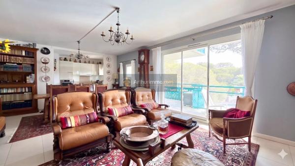Vente                                                      Appartement
                        
                     4 pièces                      94 m2                     à Saint-Raphaël