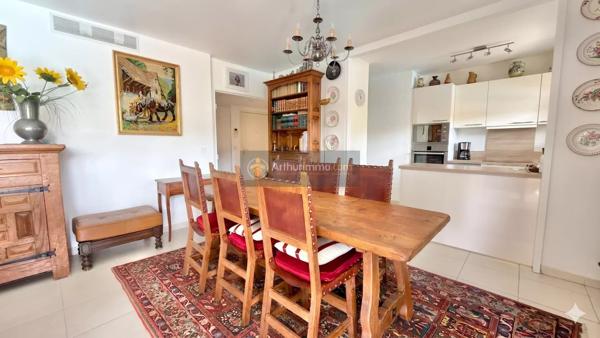 Vente                                                      Appartement
                        
                     4 pièces                      94 m2                     à Saint-Raphaël