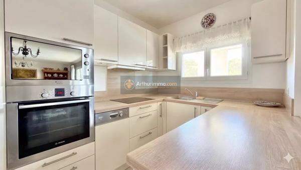 Vente                                                      Appartement
                        
                     4 pièces                      94 m2                     à Saint-Raphaël