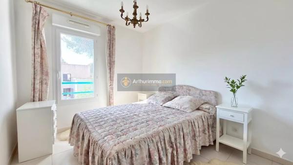 Vente                                                      Appartement
                        
                     4 pièces                      94 m2                     à Saint-Raphaël