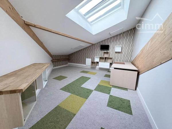 👉 🔥ESPACE BUREAUX – 176 m² + 64 m² ANNEXES – FEURS CENTRE