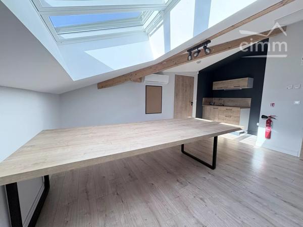👉 🔥ESPACE BUREAUX – 176 m² + 64 m² ANNEXES – FEURS CENTRE