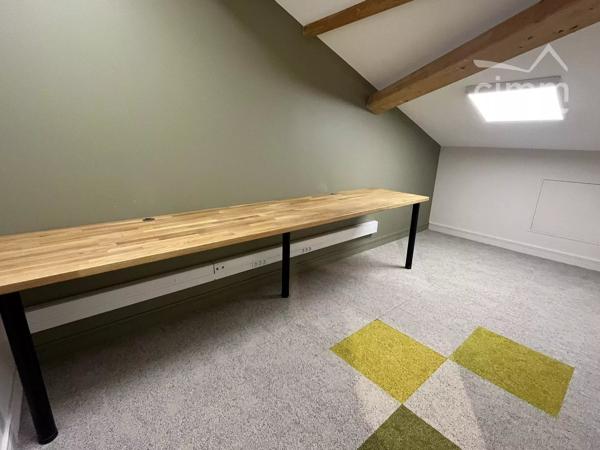 👉 🔥ESPACE BUREAUX – 176 m² + 64 m² ANNEXES – FEURS CENTRE
