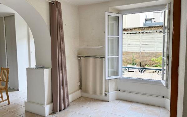 Appartement à louer    1 pièce • 25,13 m2 Versailles