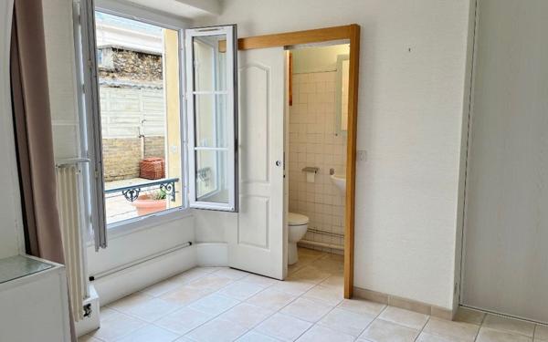 Appartement à louer    1 pièce • 25,13 m2 Versailles