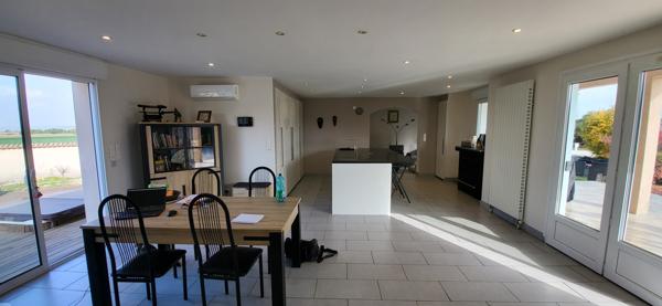 Chatuzange-le-Goubet (26300) Maison.117m2.4 pièces