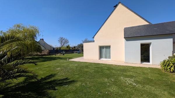 Gouesnach (29950) GOUESNACH -Maison récente de 6 pièces principales sur 1151 m² et double garage de 78 m².
