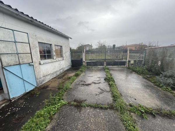 Maison à vendre |  Saint-Jean-d'Angély |  3 pièces | 107 m²