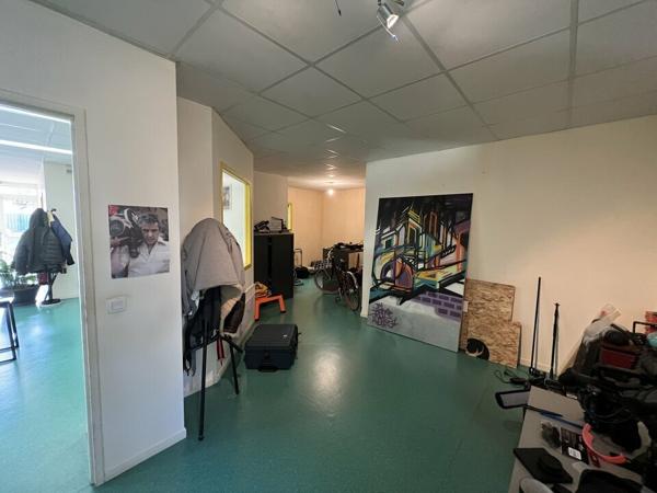 Bureaux à louer Bourg-les-Valence plain-pied avec parking privé
