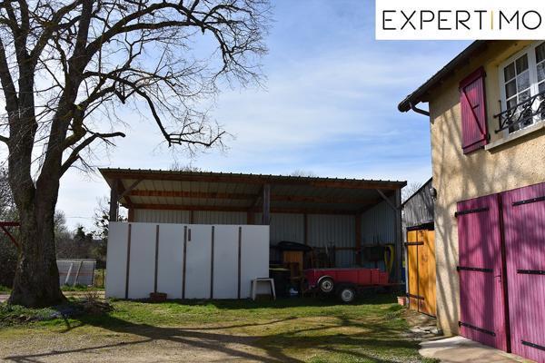 Menat (63560) Menat dans un hameau calme, maison de 175 m² sur terrain 1434 m² clos et arboré.