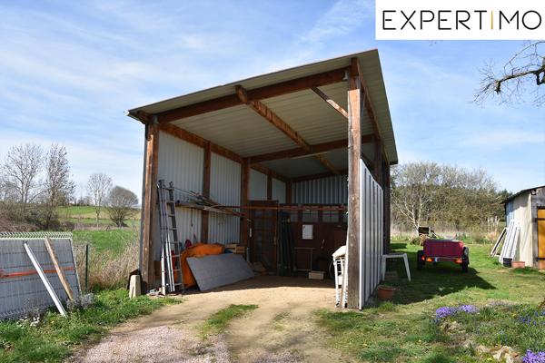 Menat (63560) Menat dans un hameau calme, maison de 175 m² sur terrain 1434 m² clos et arboré.