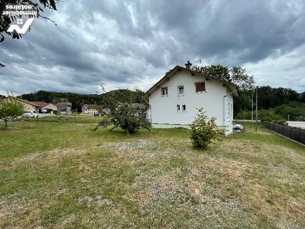 Maison individuelle d'habitation avec terrain