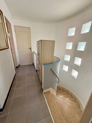 Maison de ville 6 pièces CARCASSONNE terrain 275m2 4 chambres et un garage