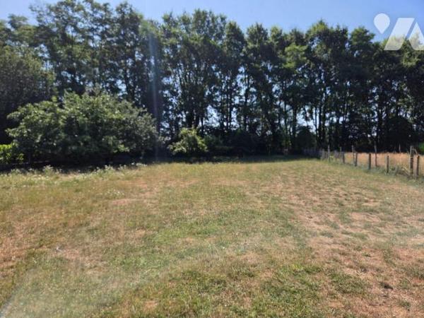 SAINT FRAIMBAULT DE PRIERES- Maison en pierres en campagne couverte en ardoises naturelles, pro...