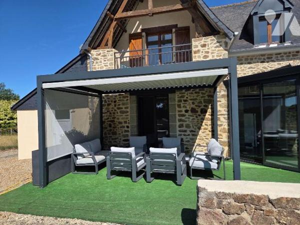 SAINT FRAIMBAULT DE PRIERES- Maison en pierres en campagne couverte en ardoises naturelles, pro...