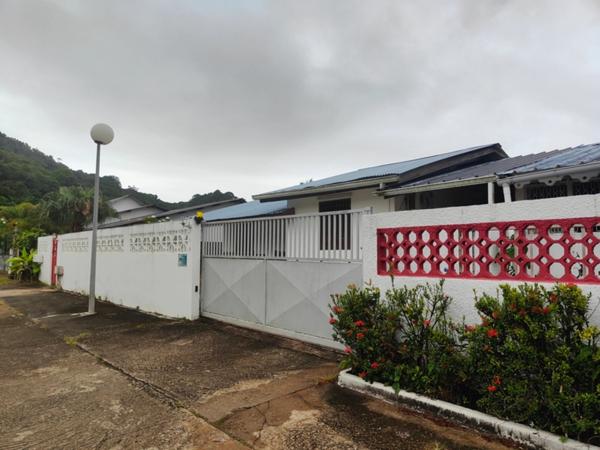 REMIRE-MONTJOLY, Villa + mezzanine de type 5 à vendre