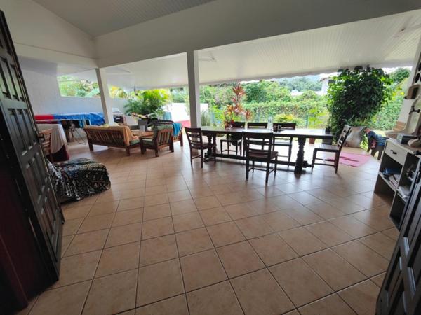 REMIRE-MONTJOLY, Villa + mezzanine de type 5 à vendre