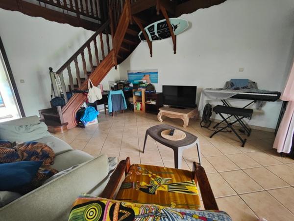 REMIRE-MONTJOLY, Villa + mezzanine de type 5 à vendre