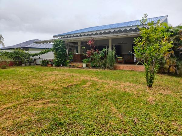 REMIRE-MONTJOLY, Villa + mezzanine de type 5 à vendre