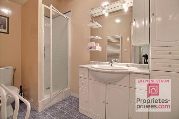 Exclusivité - Maison  de 145 m² avec 4 chambres  dont 2 en rdc à Saint Denis De L Hotel