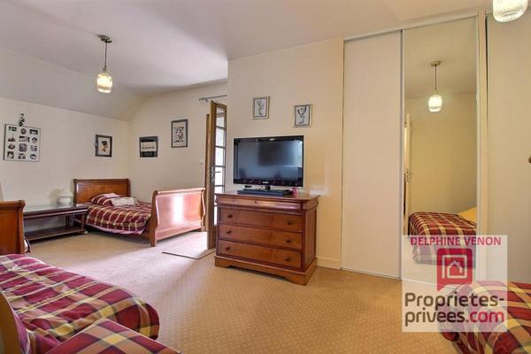 Exclusivité - Maison  de 145 m² avec 4 chambres  dont 2 en rdc à Saint Denis De L Hotel