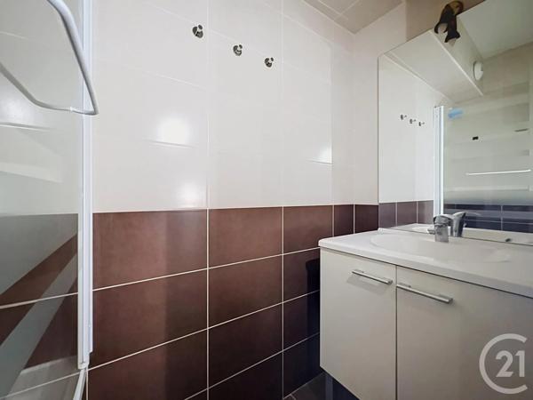 Appartement à vendre  3 pièces - 58 m 2   TROYES  - 10