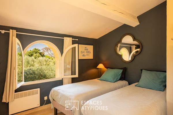 Maison de charme Provençal avec piscine et vue mer