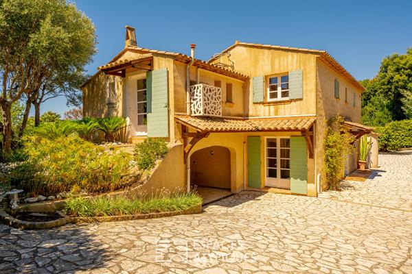 Maison de charme Provençal avec piscine et vue mer