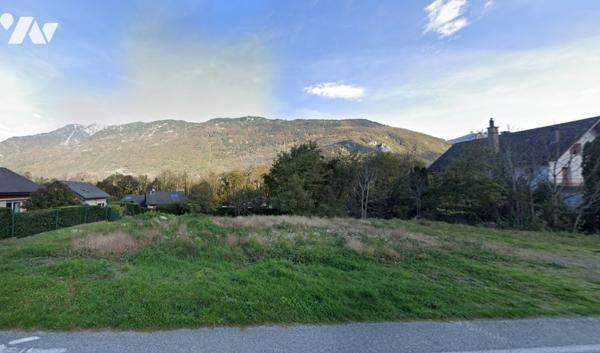 Terrain constructible au cœur d'un village Mauriennais