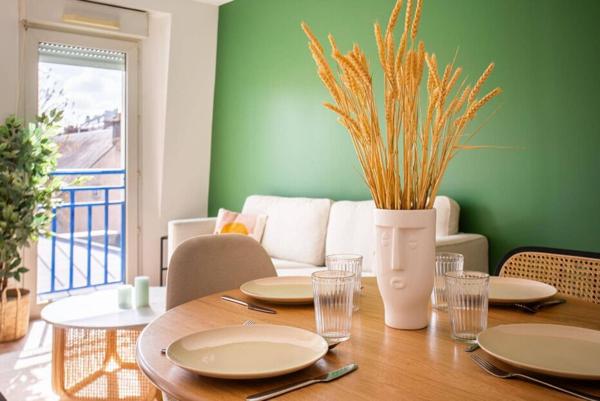 "APPARTEMENT MEUBLÉ 4 PIECES LE MANS 64M2"