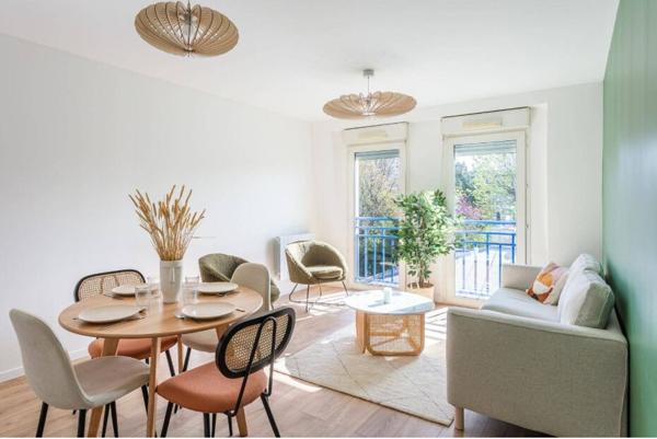 "APPARTEMENT MEUBLÉ 4 PIECES LE MANS 64M2"