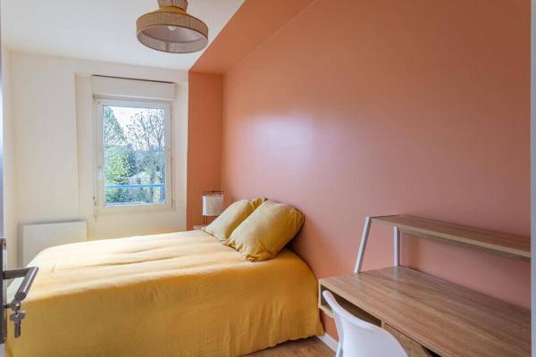 "APPARTEMENT MEUBLÉ 4 PIECES LE MANS 64M2"